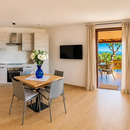 Elegant With Enchanting Sea Views *